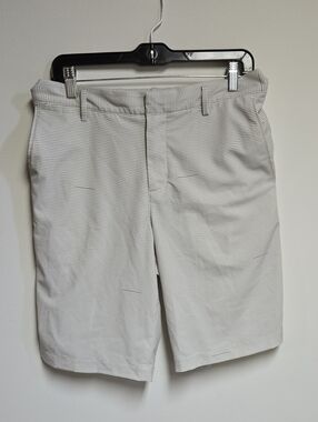 Nike Golf Standard Fit With Dri-FIT Men's Light Gray Striped Flat-Front Shorts